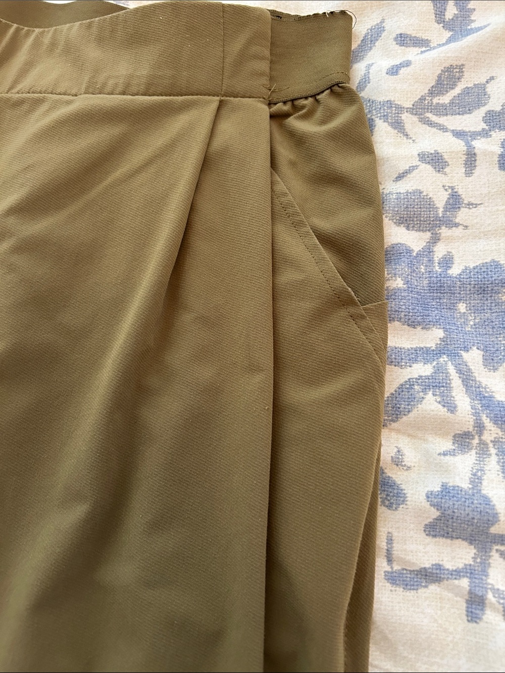 all in motion Olive Green Relaxed Women’s Pants - Picture 3 of 9